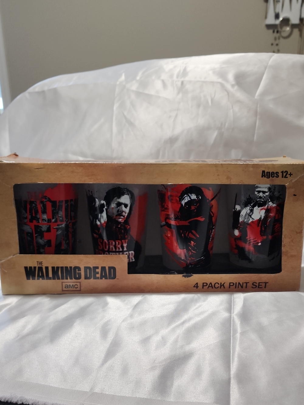 Walking Dead 4 Pack Pint Set New In Imperfect Box.
